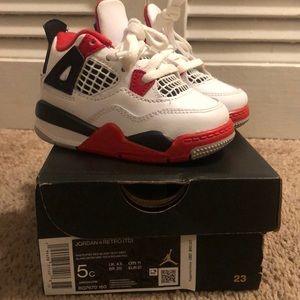 Jordan Retro 4 SIZE: 5c